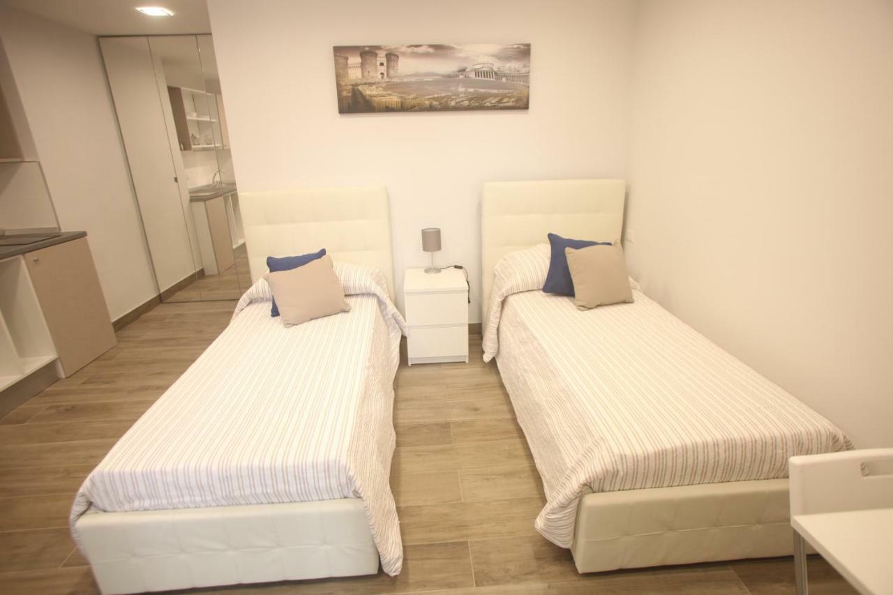 Garibaldi Station 2Punto0 Bed & Breakfast เนเปิลส์ ภายนอก รูปภาพ