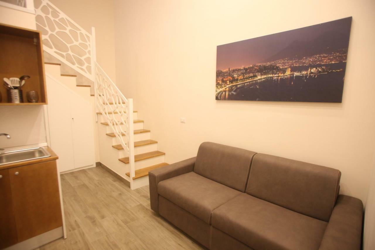 Garibaldi Station 2Punto0 Bed & Breakfast เนเปิลส์ ภายนอก รูปภาพ