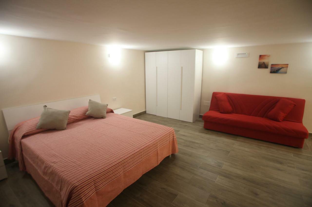 Garibaldi Station 2Punto0 Bed & Breakfast เนเปิลส์ ภายนอก รูปภาพ