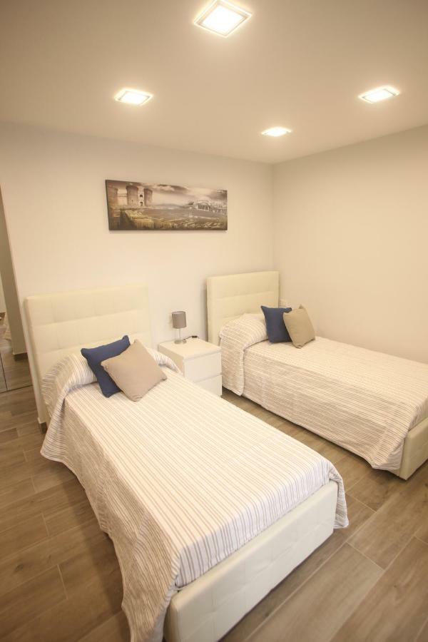 Garibaldi Station 2Punto0 Bed & Breakfast เนเปิลส์ ภายนอก รูปภาพ