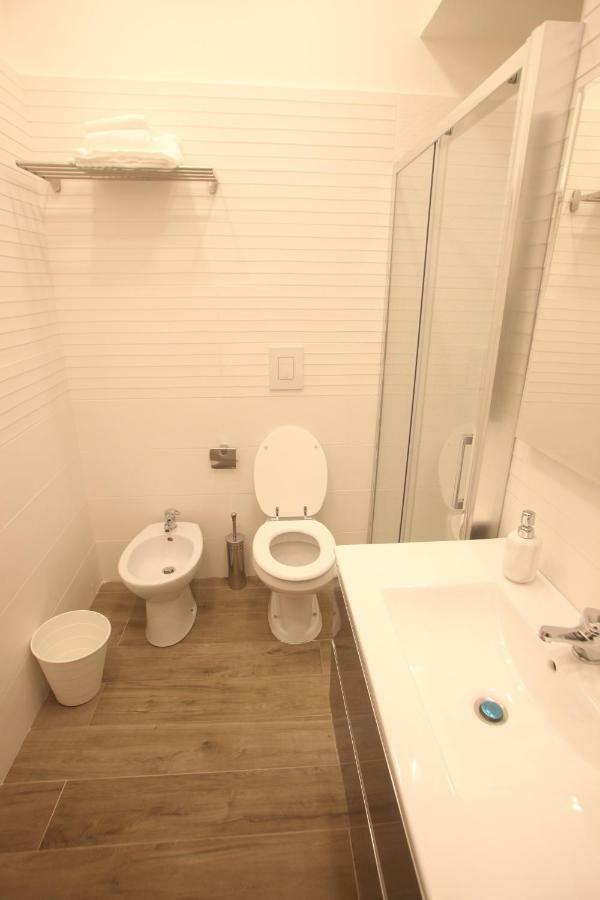 Garibaldi Station 2Punto0 Bed & Breakfast เนเปิลส์ ภายนอก รูปภาพ