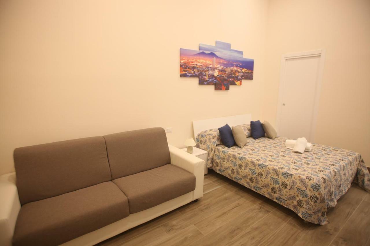 Garibaldi Station 2Punto0 Bed & Breakfast เนเปิลส์ ภายนอก รูปภาพ
