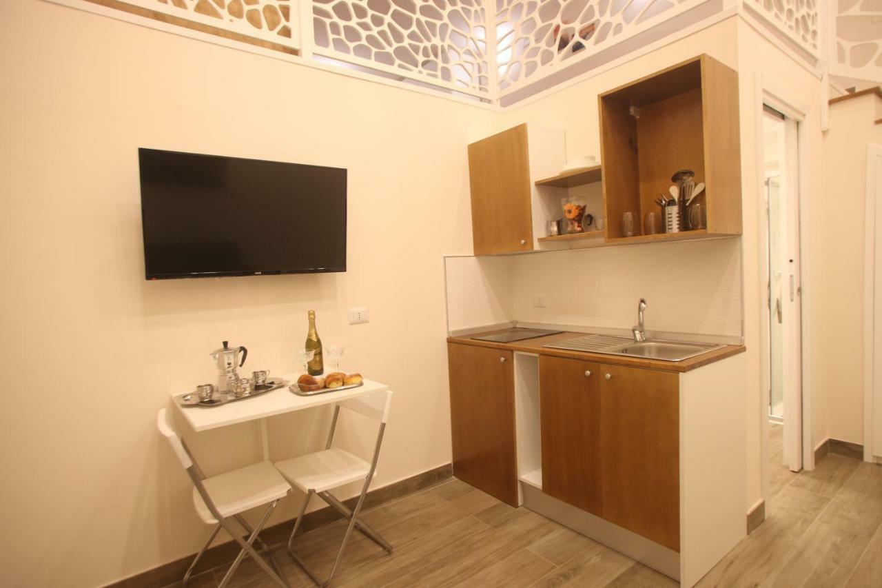 Garibaldi Station 2Punto0 Bed & Breakfast เนเปิลส์ ภายนอก รูปภาพ