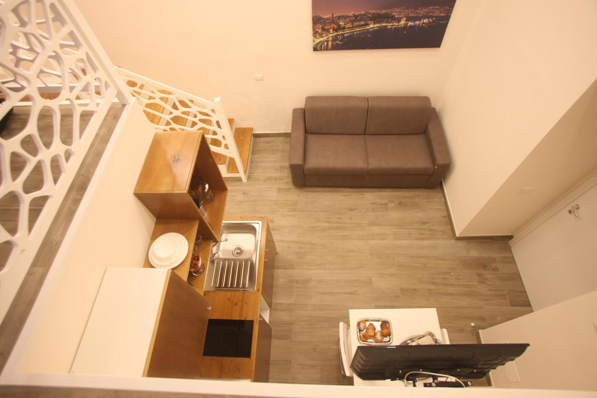 Garibaldi Station 2Punto0 Bed & Breakfast เนเปิลส์ ภายนอก รูปภาพ