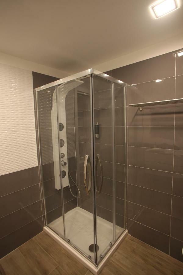 Garibaldi Station 2Punto0 Bed & Breakfast เนเปิลส์ ภายนอก รูปภาพ
