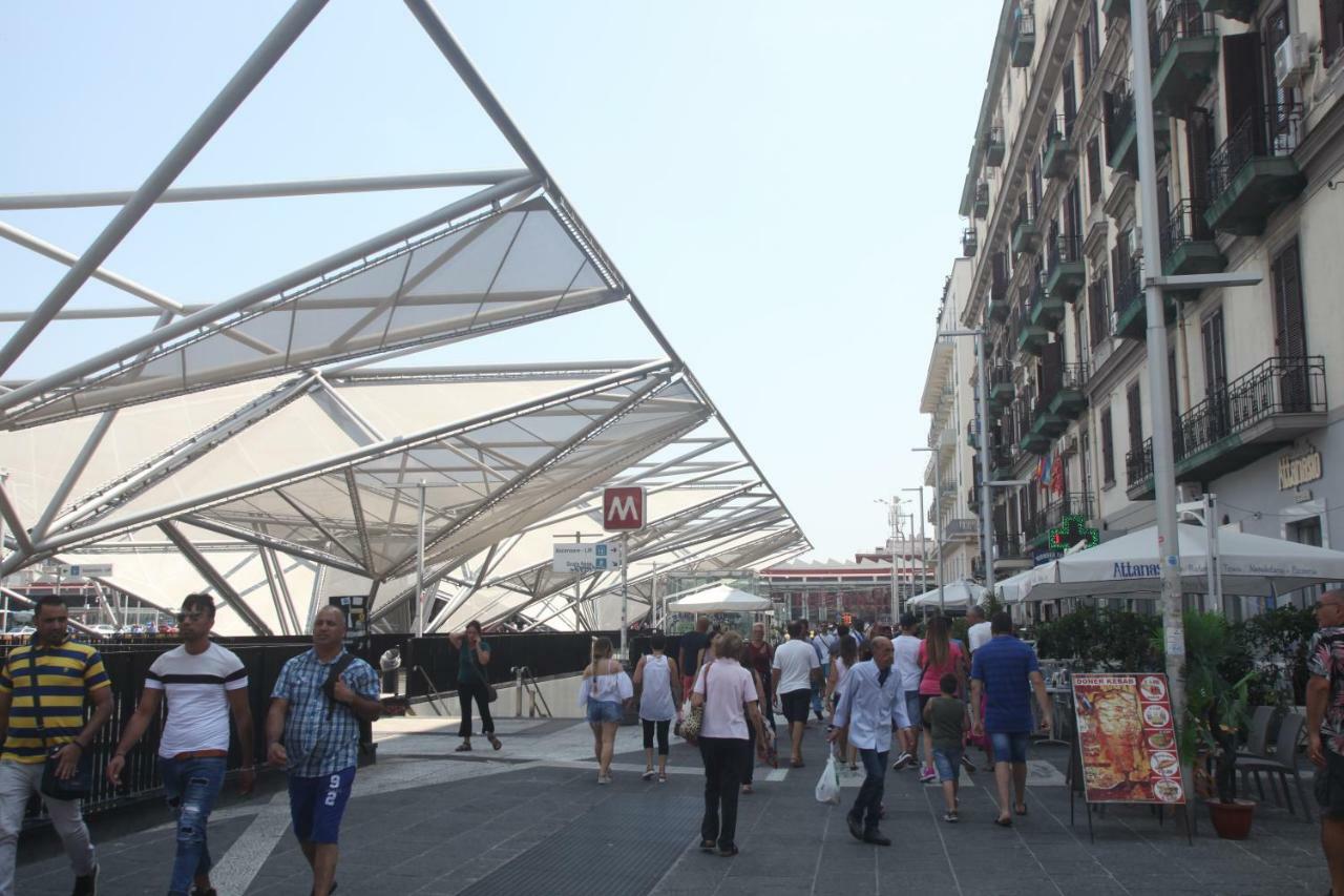 Garibaldi Station 2Punto0 Bed & Breakfast เนเปิลส์ ภายนอก รูปภาพ