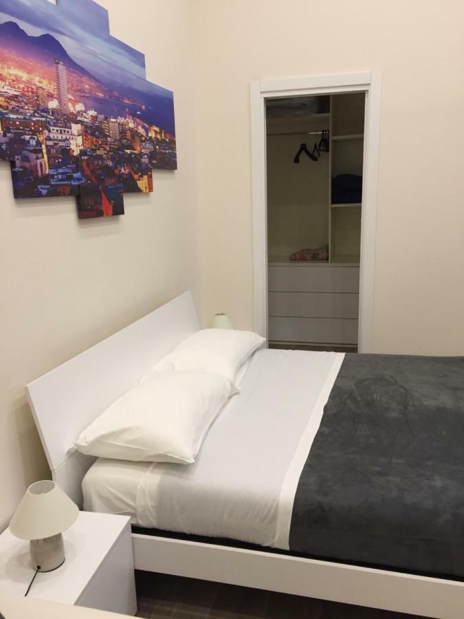 Garibaldi Station 2Punto0 Bed & Breakfast เนเปิลส์ ภายนอก รูปภาพ