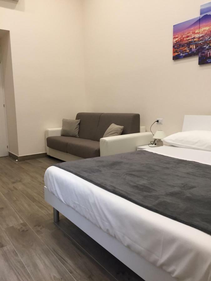 Garibaldi Station 2Punto0 Bed & Breakfast เนเปิลส์ ภายนอก รูปภาพ